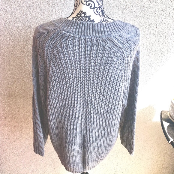 Daytrip Buckle Chunky Knit V-Neck Pullover Sweater - Picture 6 of 7